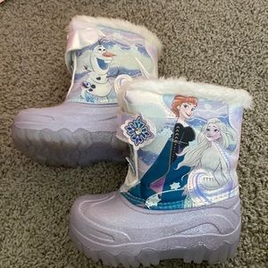 Toddler frozen snow boots